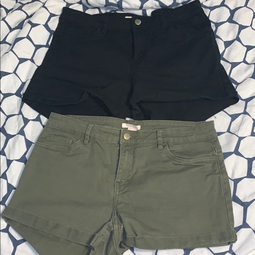 2/15 H&M Shorts Black and Army Green